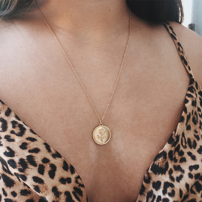 Collier avec médaillon Rose