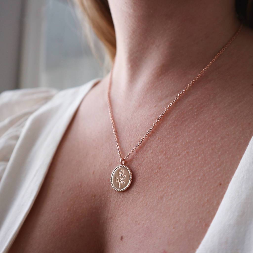 Collier avec médaillon Rose